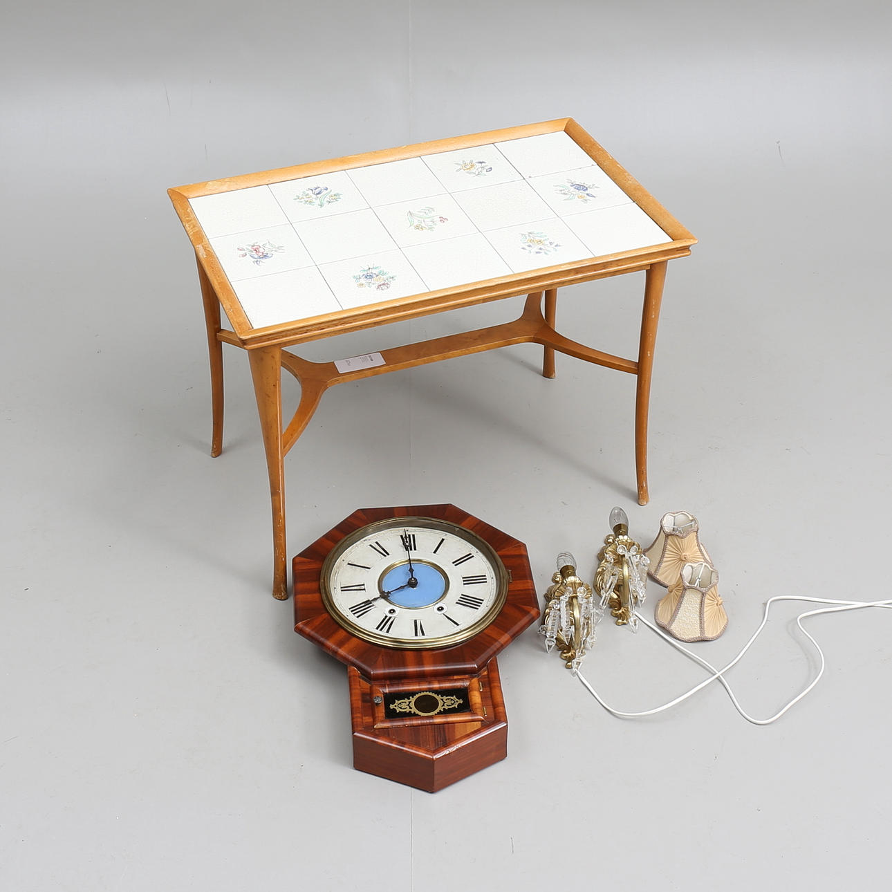 KAKELBORD, DROPPSUR och LAMPETTER, 4 delar, 18/1900-tal.