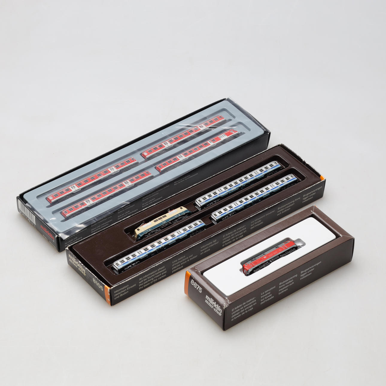 MÄRKLIN Mini-Club, 2 locomotives and 7 passenger cars, Z-Scale (1