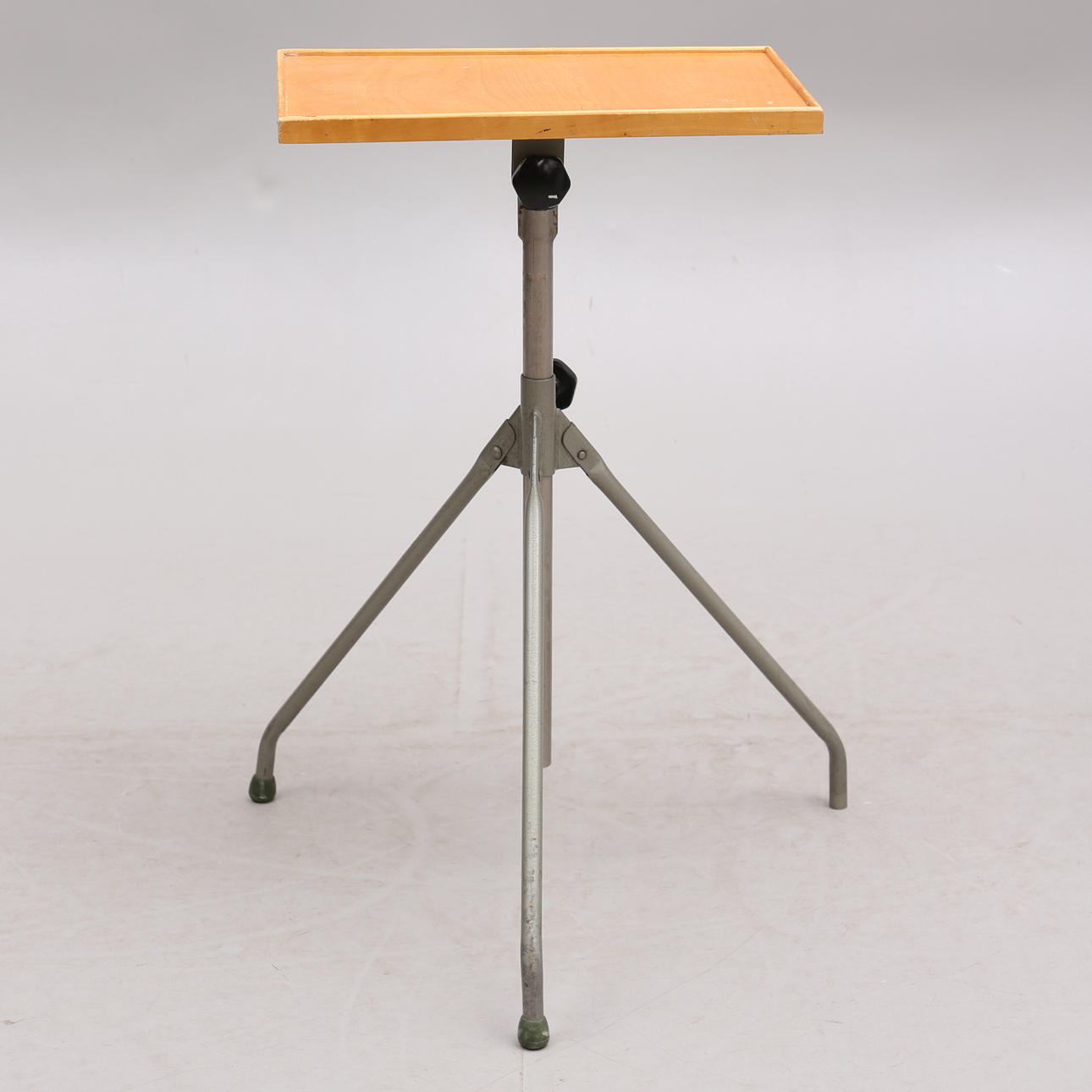 SKRIVEBORD med vippefunktion, 20. århundrede.