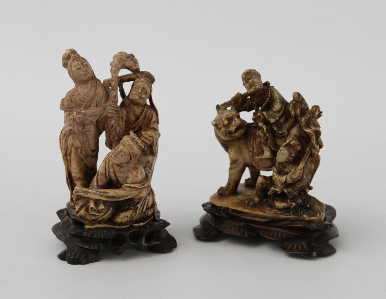 FIGURER, 2 st, Kina, såpsten, 1900-tal.