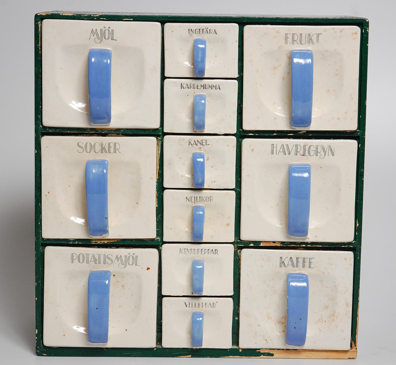 KRYDDSTÄLL, porslin, Gefle, 1930-40-tal.