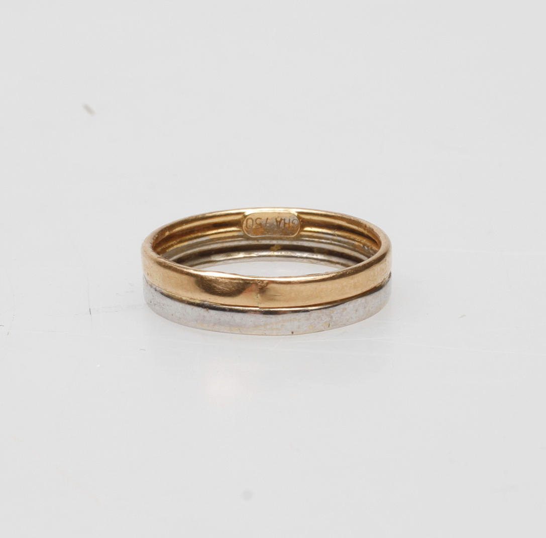 RING, RÖTT/VITT 18k guld, vikt ca 1,4 gr.