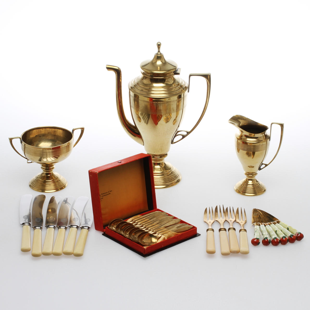 PARTI DIVERSE METALL, bland annat, kaffeservis, knivar, 1900-tal.