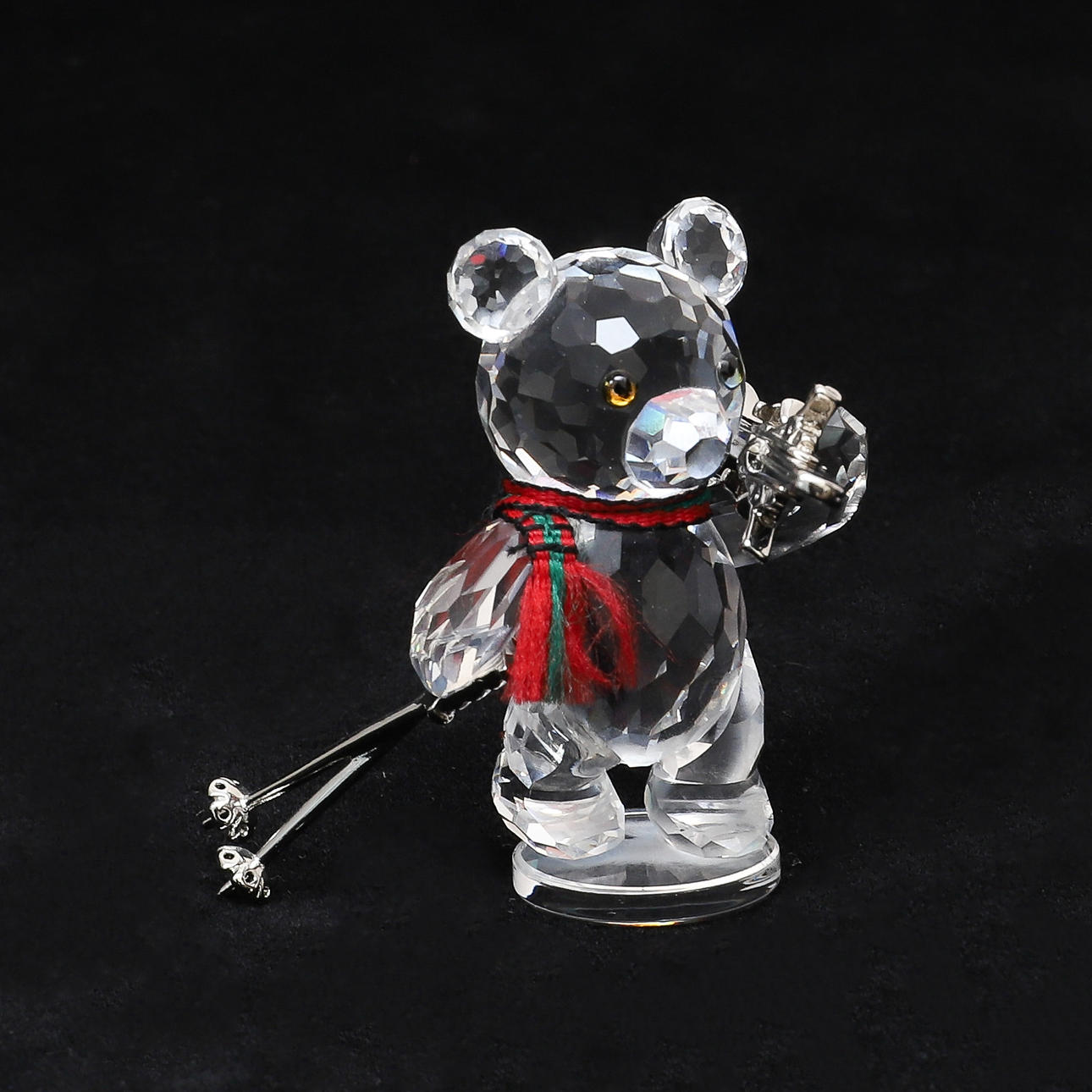 SWAROVSKI: KRIS BEAR WITH SKIS.