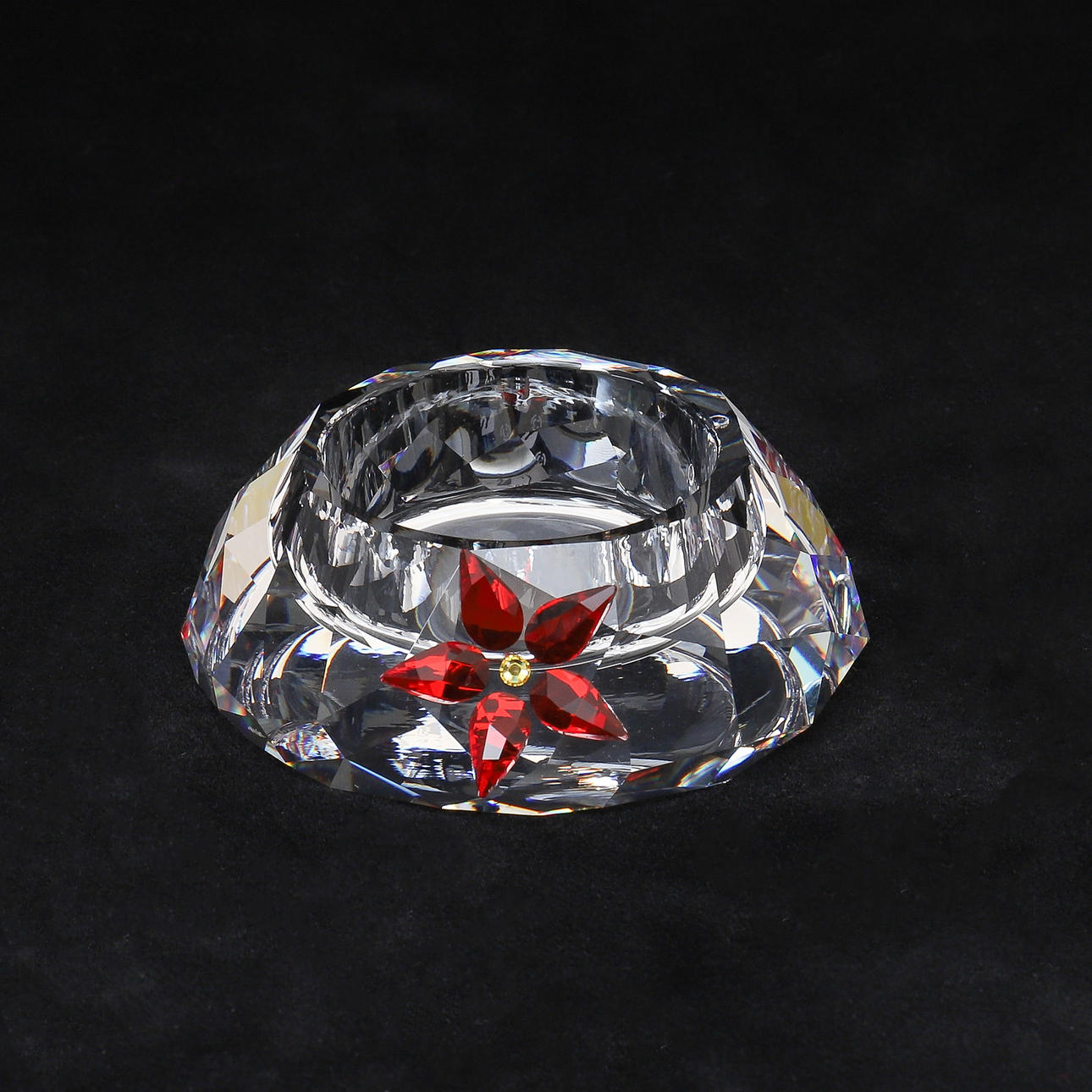 SWAROVSKI: TEA LIGHT POINSETTIA.