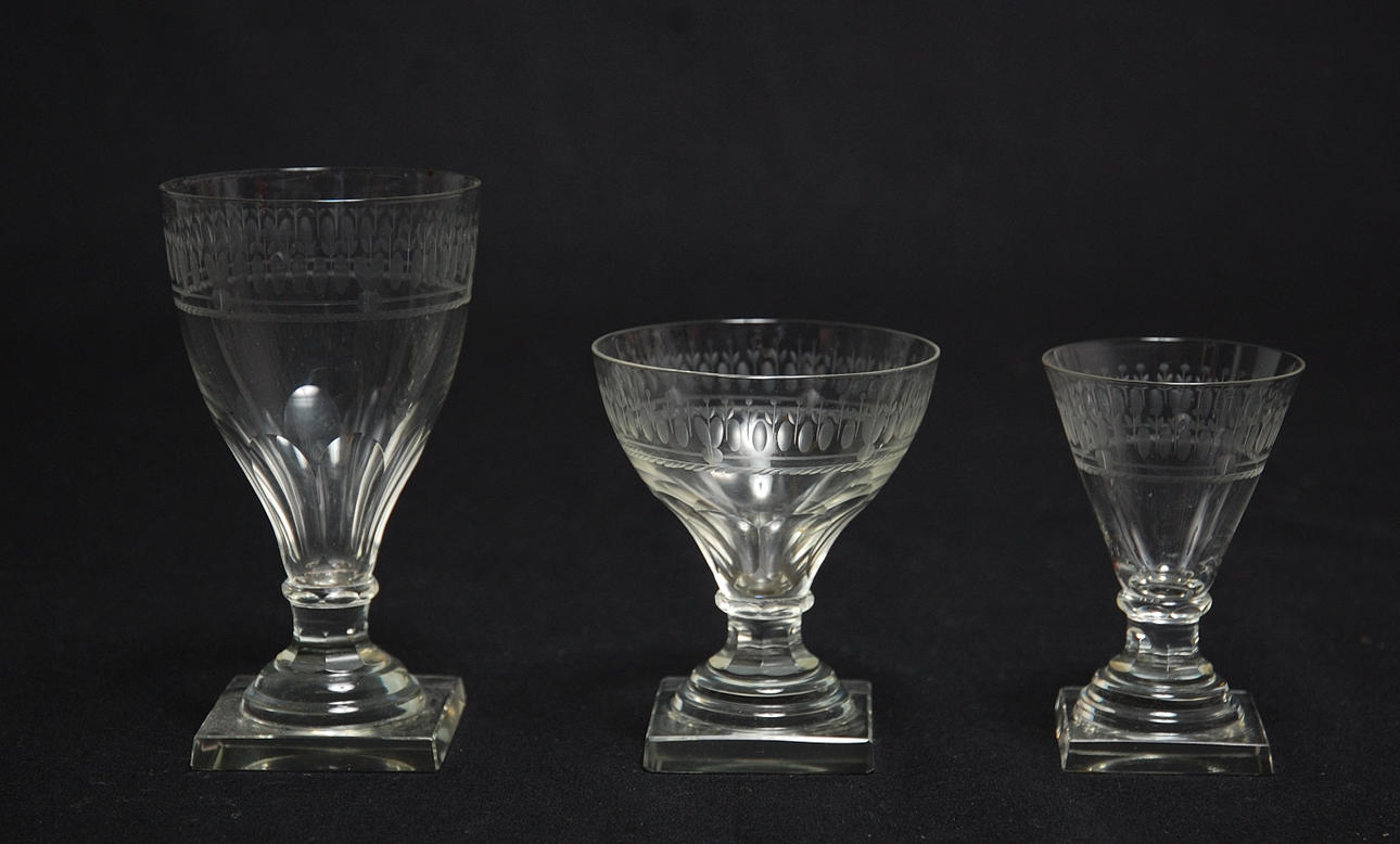 GLASSERVIS, 57 delar, empirestil, 1900-talets början.