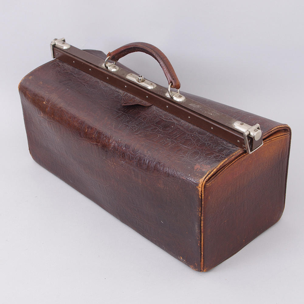DOKTORSVÄSKA, brunt skinn, tidigt 1900-tal.
