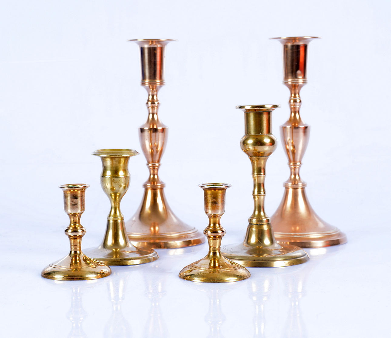 MÄSSINGSLJUSSTAKAR, 6 stycken, 18-1900-tal.