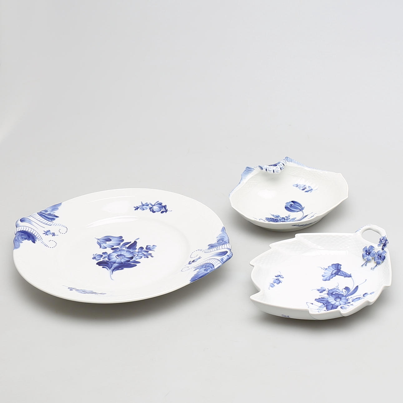 PARTI PORSLIN, 3 delar, Blå blomst, Royal Copenhagen, Denmark.