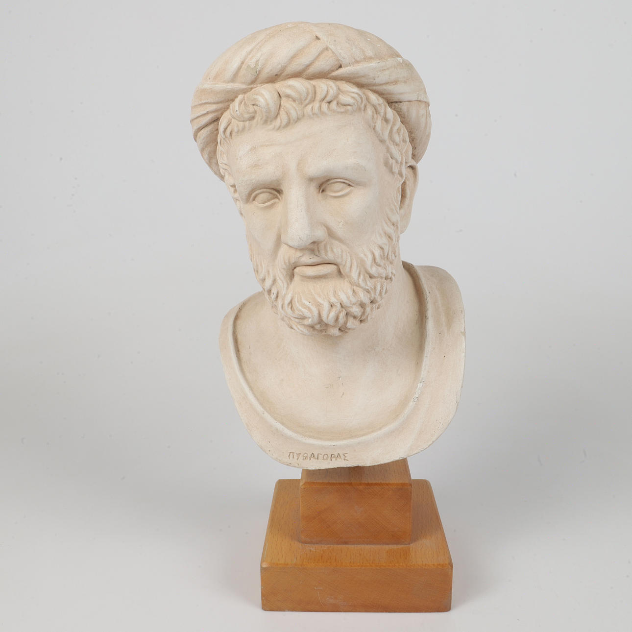 BÜSTE AUF PEDAL, "Pythagoras", Gips.