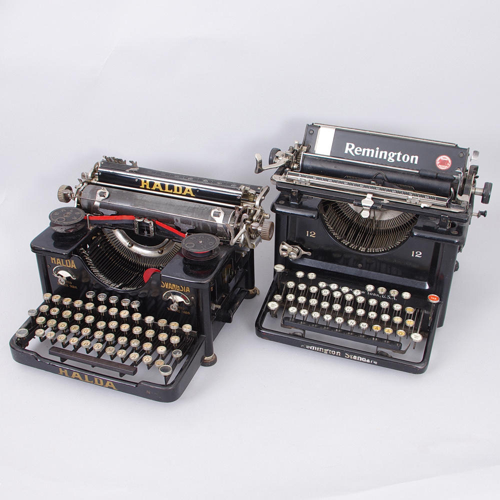 SKRIVMASKINER, 2 stycken, tidigt 1900-tal.