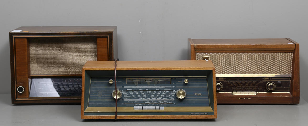 RADIOAPPARATER, 3 st, 1900-talets mitt.