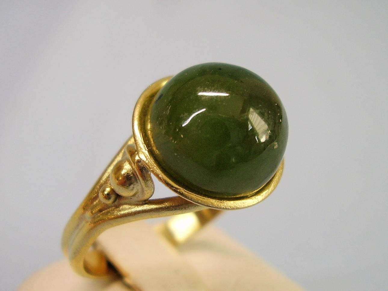 JADE RING OTTO HAHN, BIELEFELD signiert.