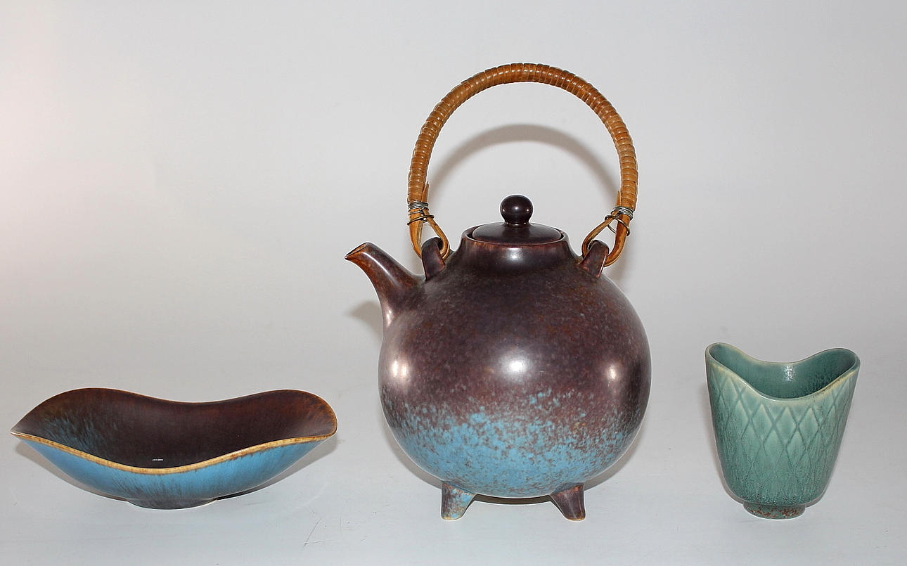 THEKANNA och SKÅLAR, 3 delar, keramik, Gunnar Nylund.