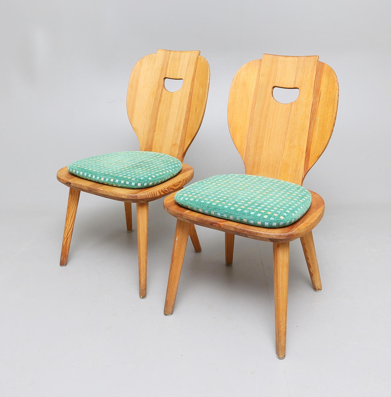 STOLAR, 2 st, "Svensk Fur", Carl Malmsten.