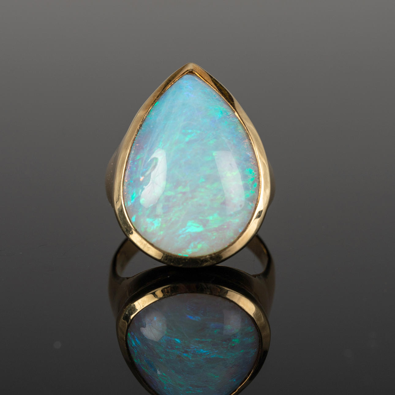 750er Gold Ring mit Opal.