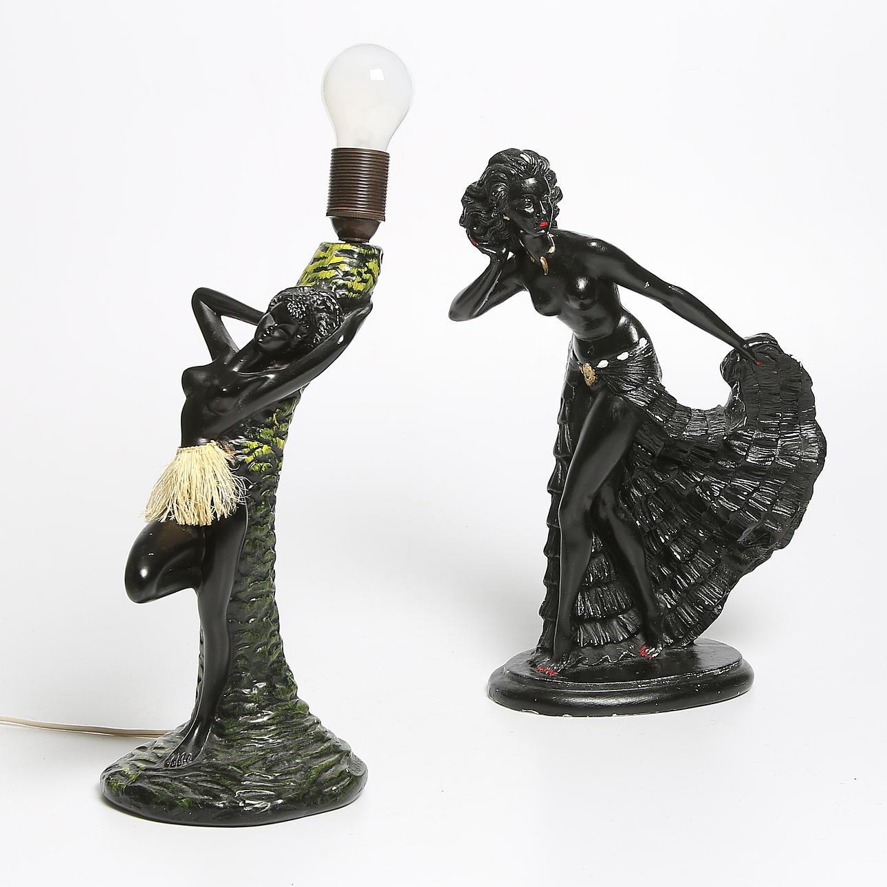 FIGURIN samt BORDSLAMPA, gips, troligen Italien. 1950/60-tal.