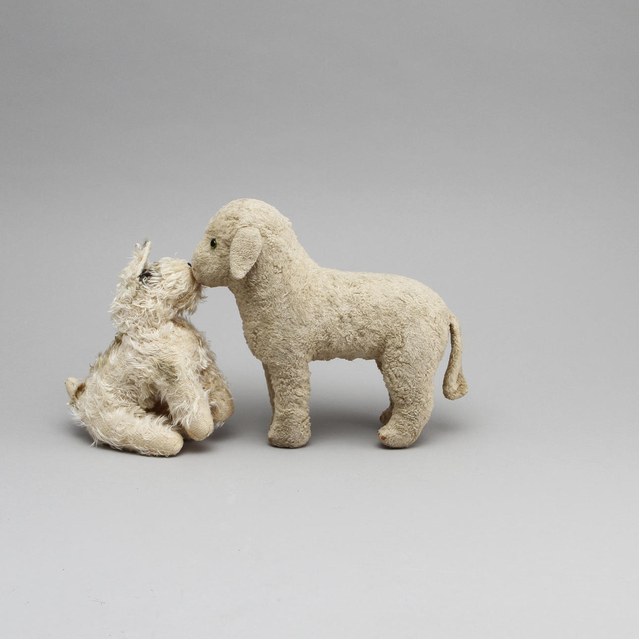 LEKSAKSDJUR, 2 st, 1900-talets tidigare hälft.