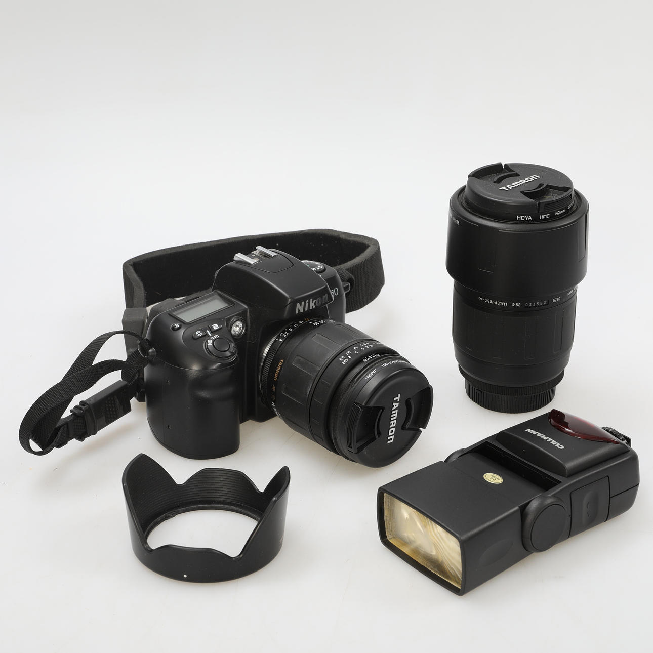 VANHA KAMERA, Nikon F60 ja kiikarit.