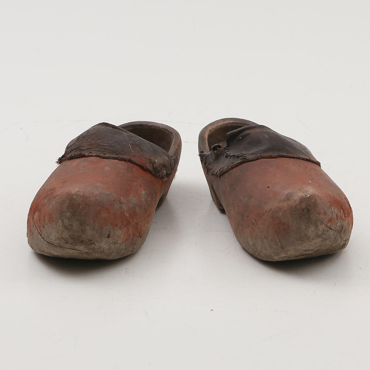 TRÄSKOR, allmoge, 1800-tal.