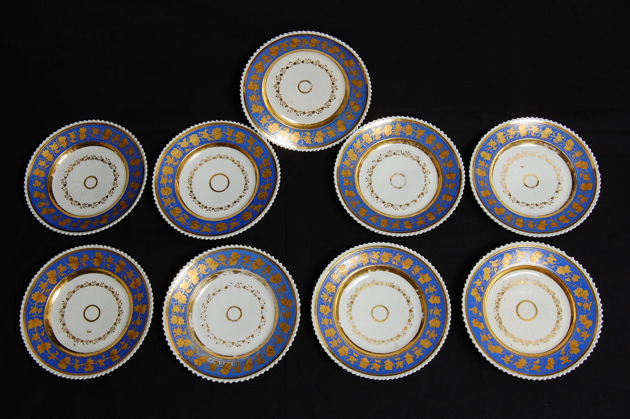 TALLRIKAR, 9 st, porslin, empire, Frankrike 1800-talets första hälft, proveniens Krapperups Slott.