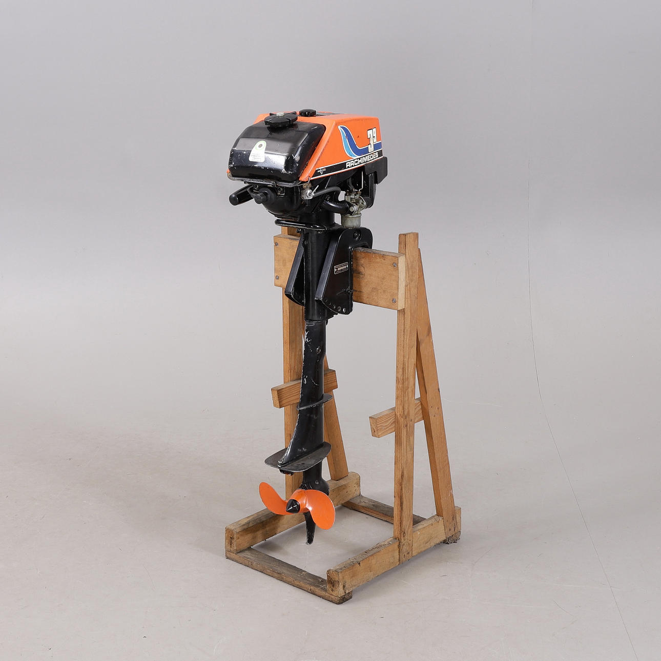 FUERABORDA, Arquímedes 39.