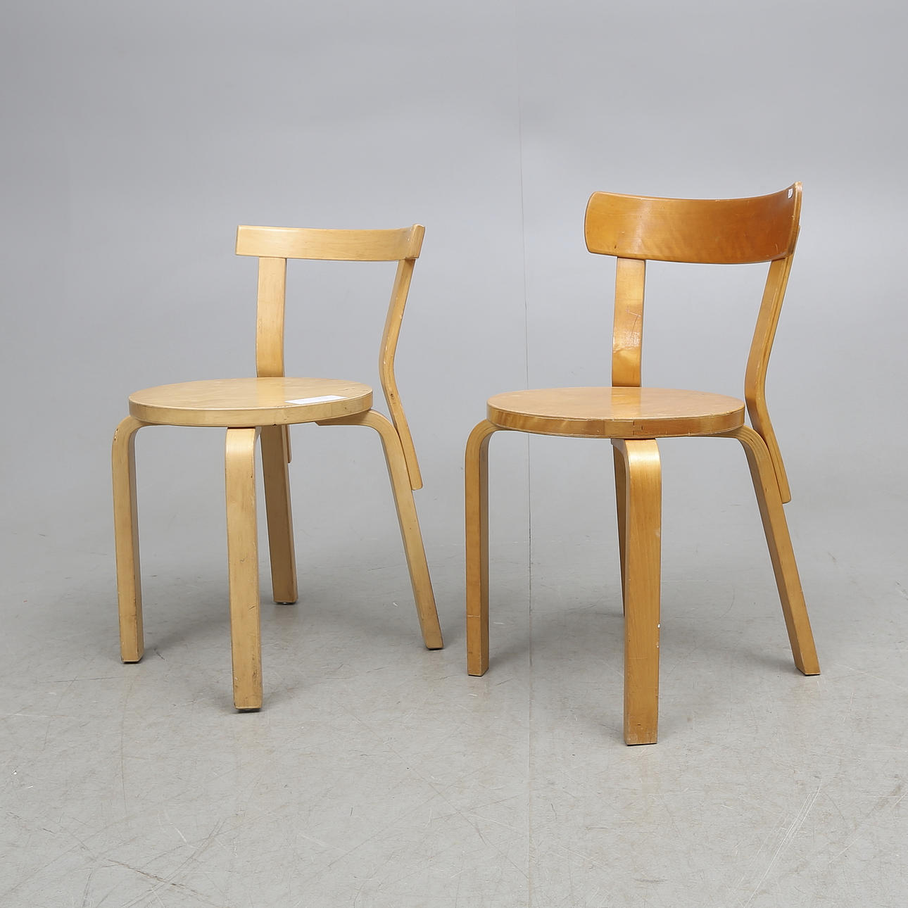 STOLAR, 2 st, Modell 68 och 69, Alvar Aalto, Artek.