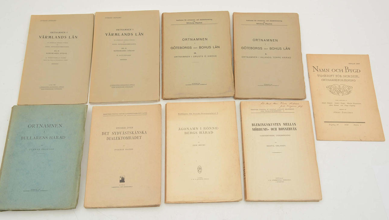 Books about place names and dialects. Värmland, Bohuslän Scania. 8 ...