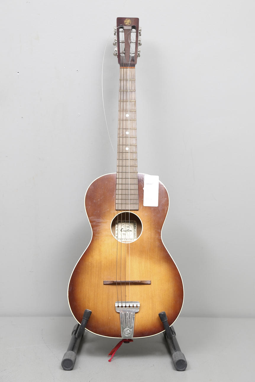 AKUSTISK GITARR, Crafton, Göteborg.