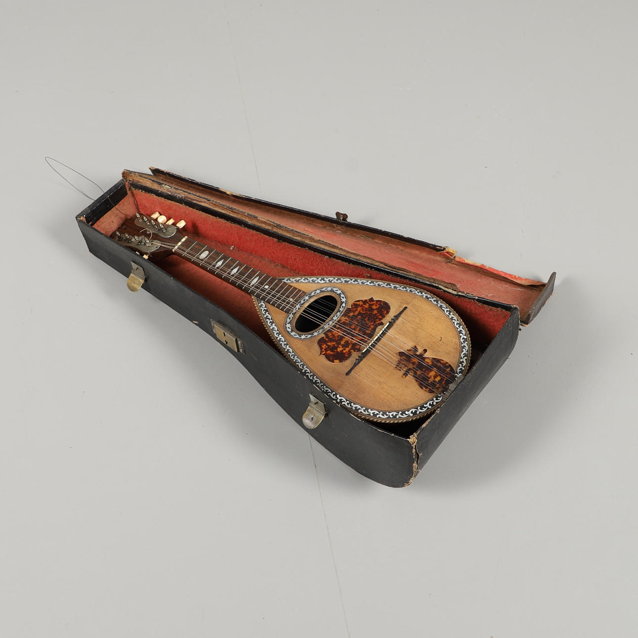 MANDOLIN, ITALIEN 1900-TALETS BÖRJAN.