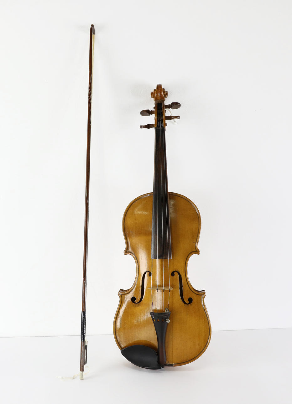 VIOLIN, with bow, 20th century.