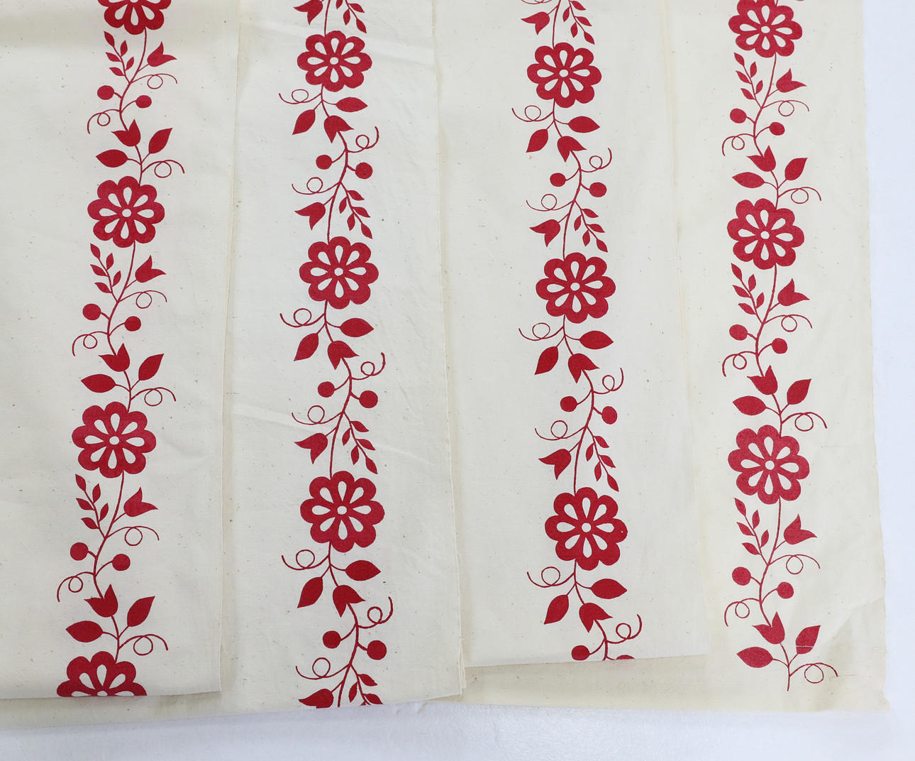 DELSBOSÖM, tryckt för broderi, 1900-tal.