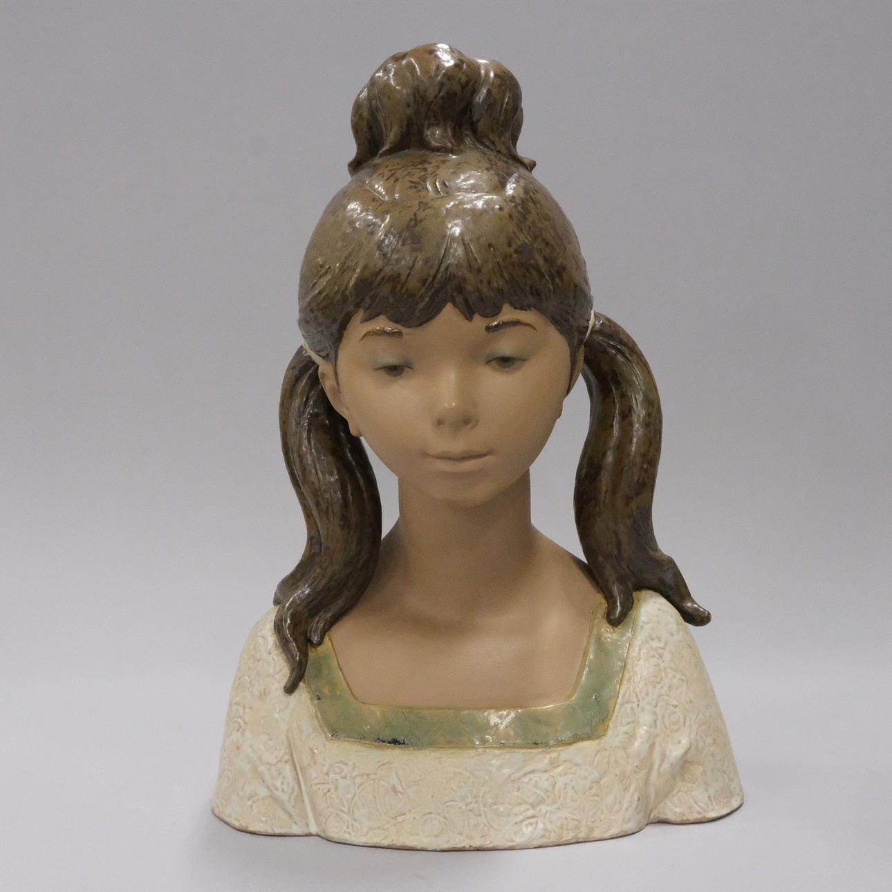 LLADRO, BYST I FORM AV KVINNA, STENGODS.