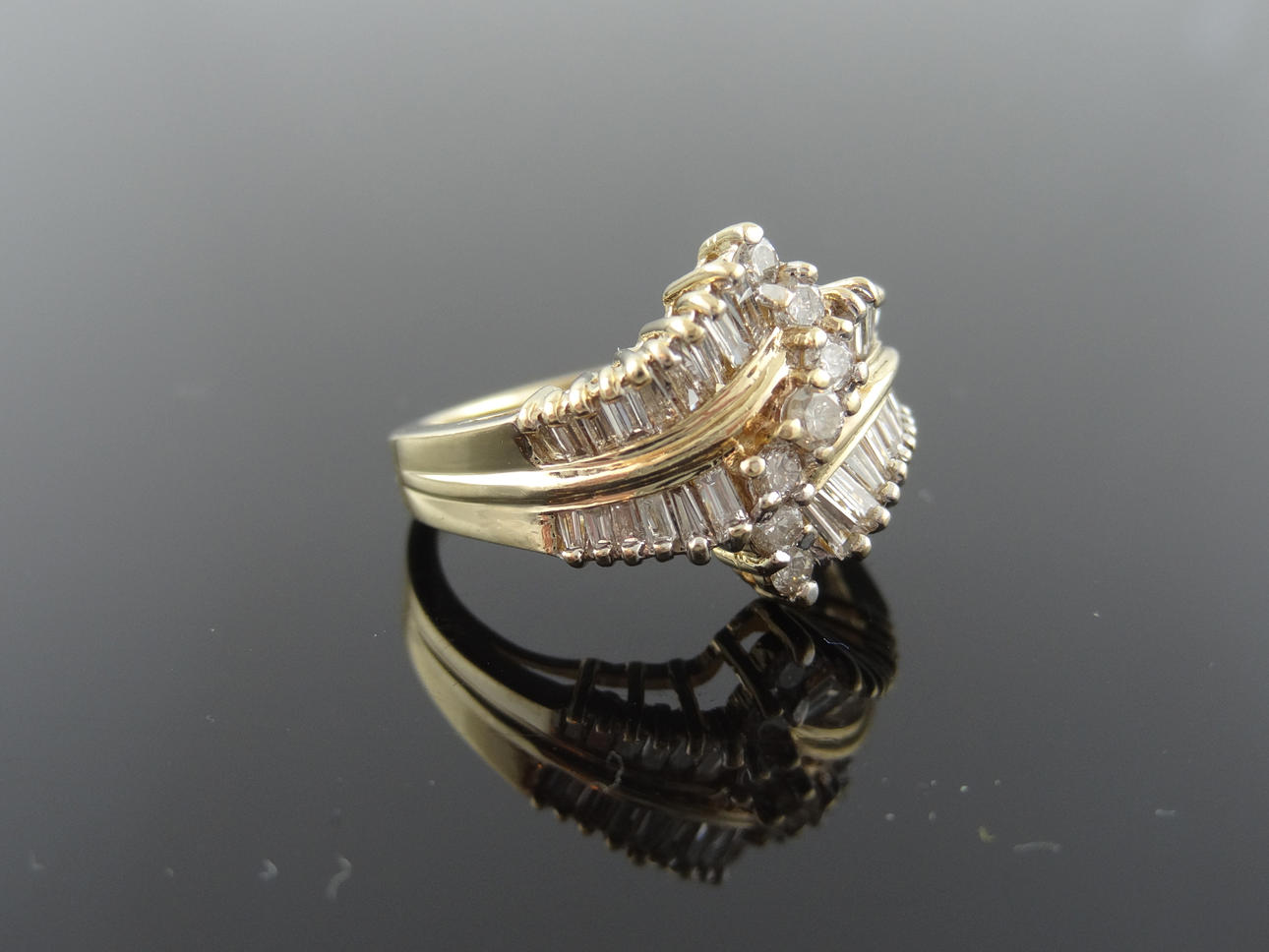 DUBBEL VIRVEL Design Diamantring 1,10cts.