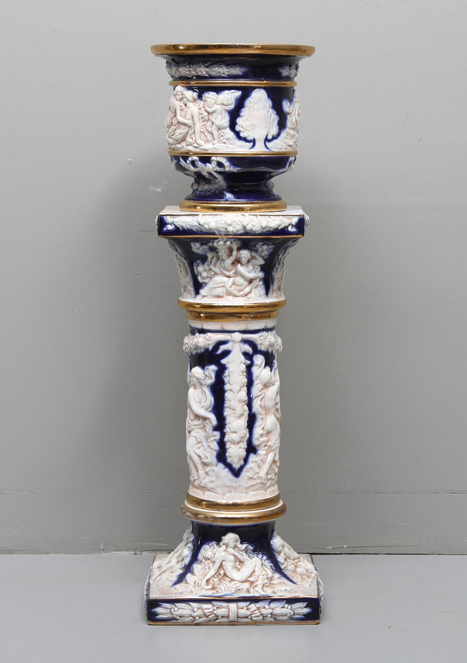 PIEDESTAL med KRUKA, keramik, Italien.