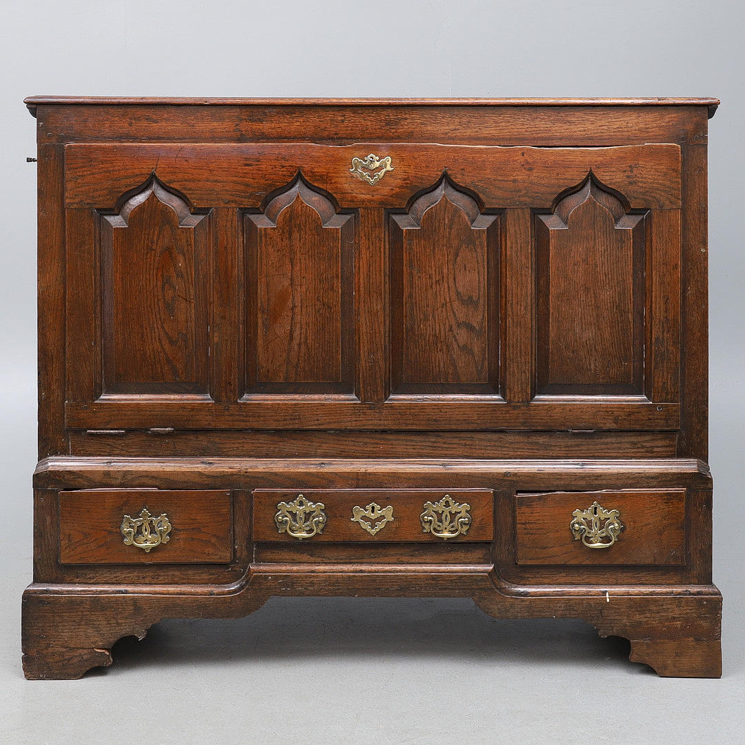 A GEORGE III OAK MULE CHEST, ALTERED.