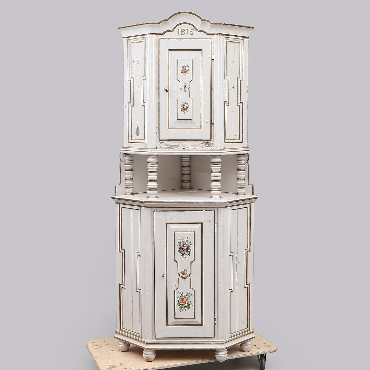 GABINETE DE SUELO, barroco campesino, siglo XIX.