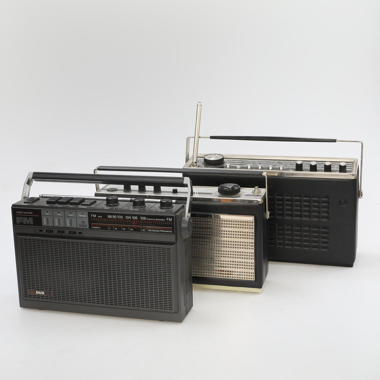 ÄLDRE RADIOAPPARATER, 3delar.