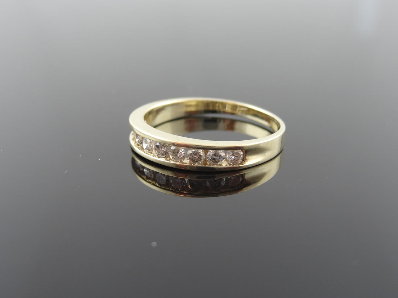 HÖGST BUDGIVARE VINNER. Diamantring 0,33cts.