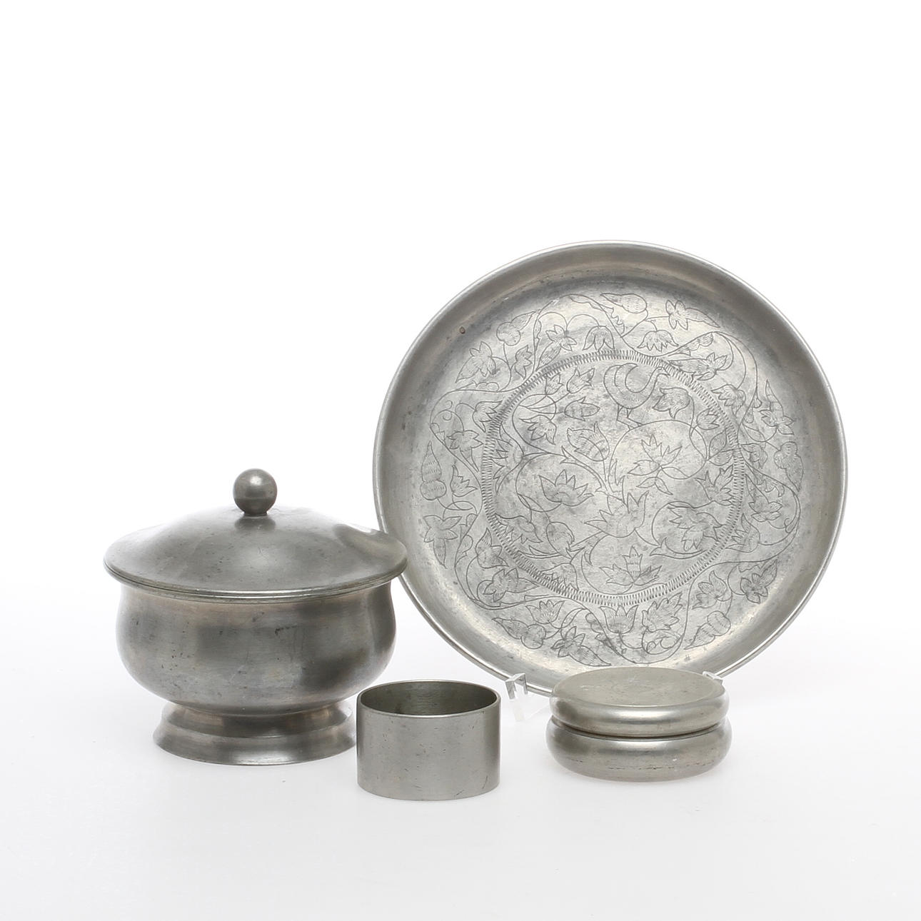 FIRMA SVENSKT TENN, 4 delar, tenn, 1900-talets första hälft.