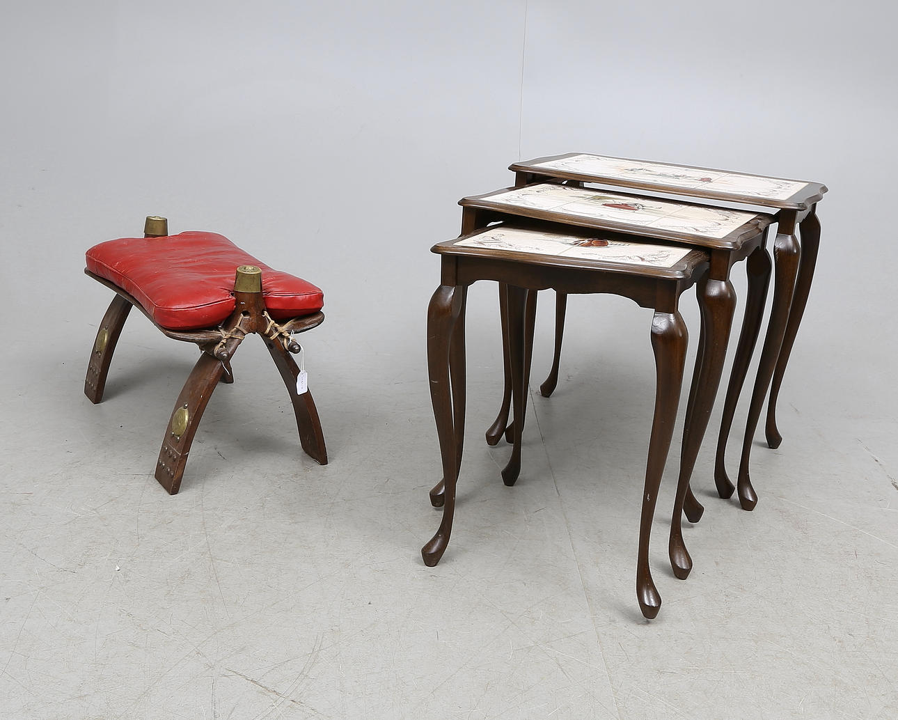 KAMELPALL och SATSBORD, 3 delar, 1900-tal.