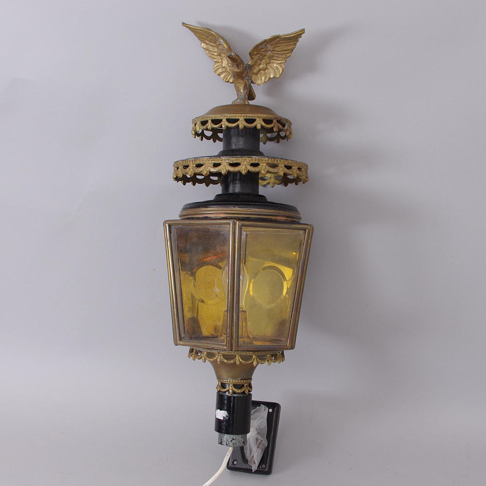 VAGNSLYKTA, mässing/glas/svartmålad metall, enligt uppgift Ryssland.