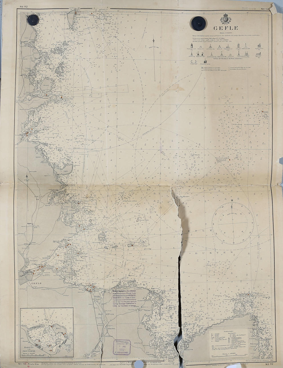 MAPS and MAP CASES, 3 parts (2 maps and 1 case). 1900s.