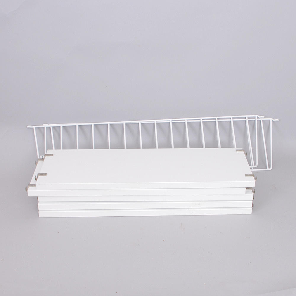 STRINGHYLLA, vitlackerad.