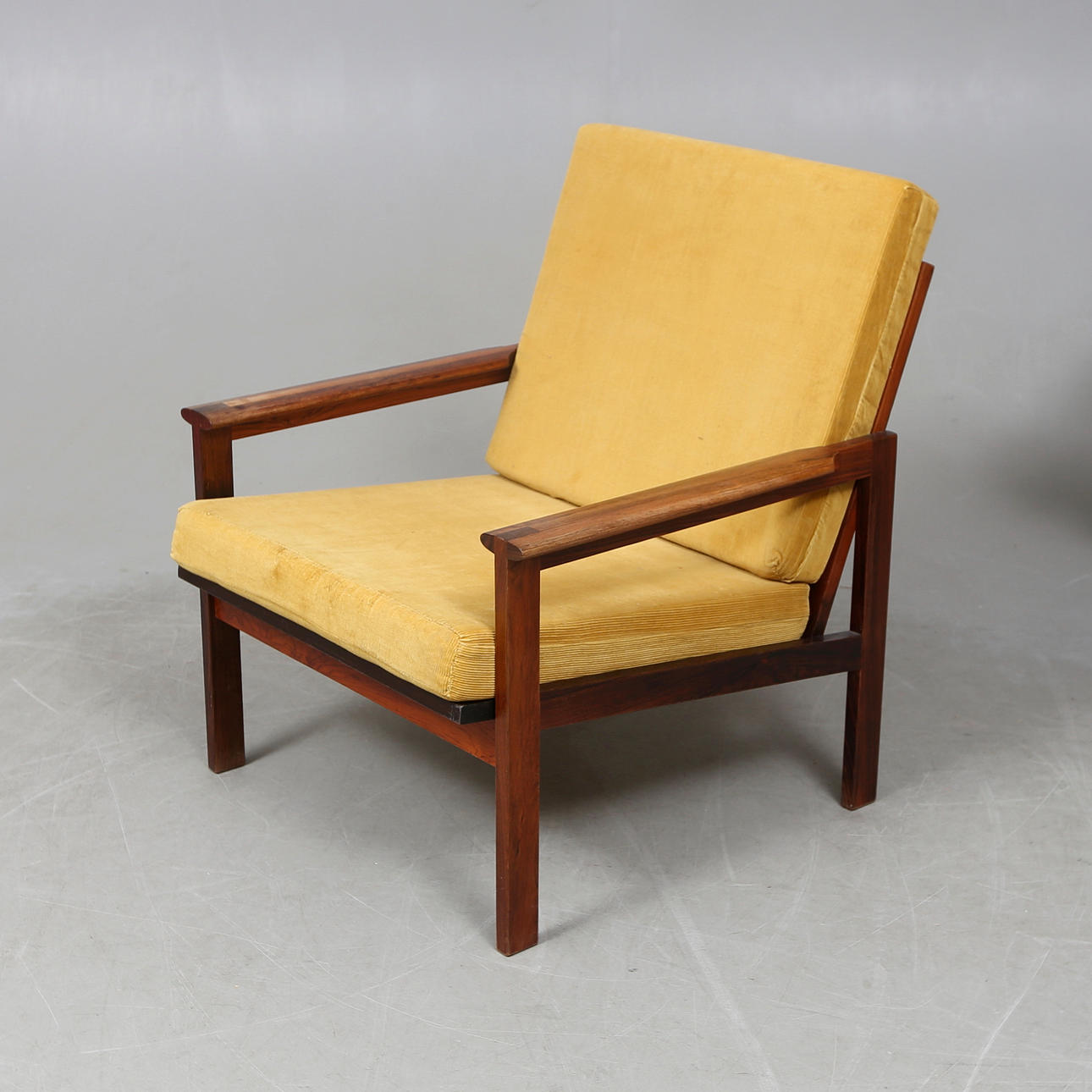 ILLUM WIKKELSØ. Lænestol, "Capella", Danmark.