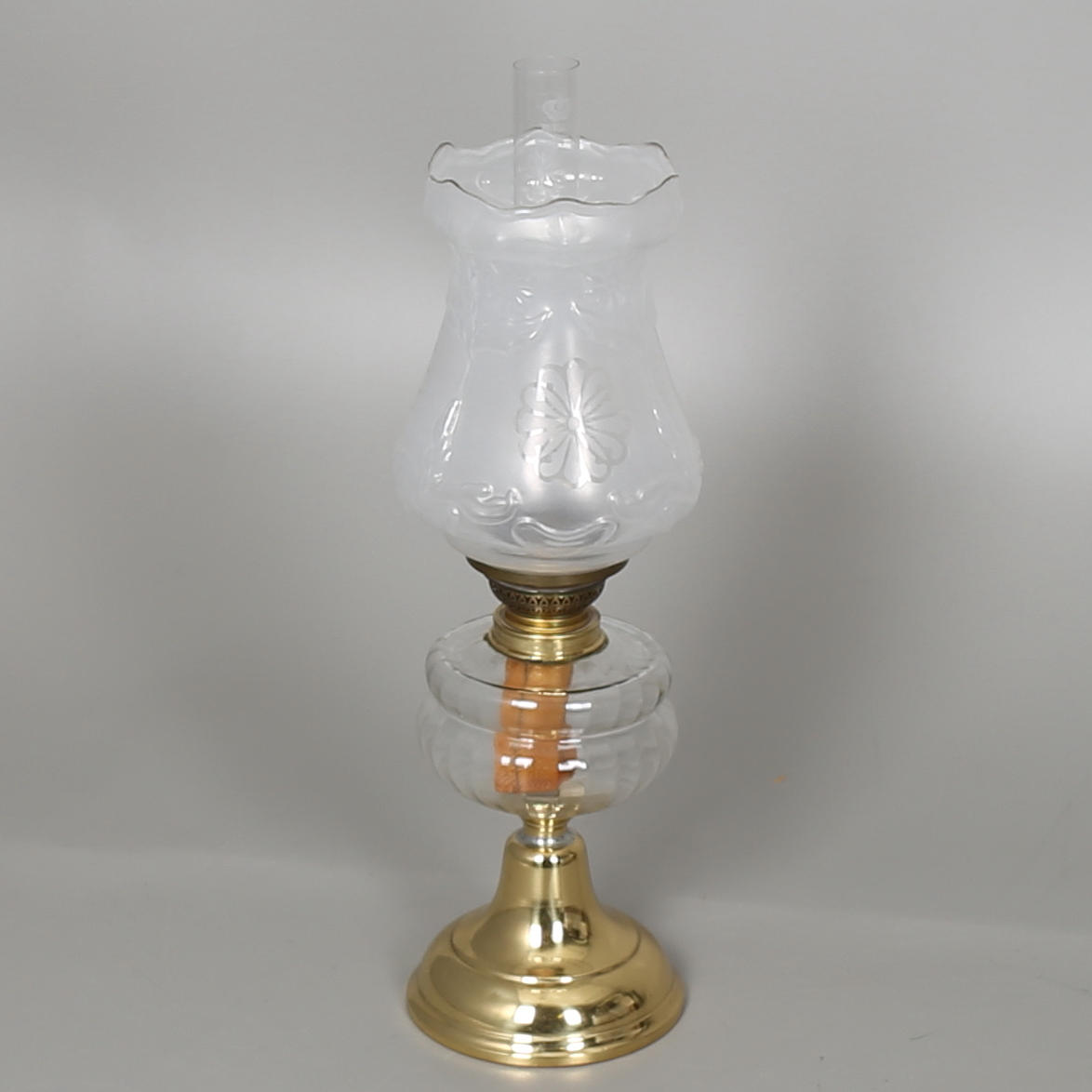 FOTOGENLAMPA i mässing och glas.