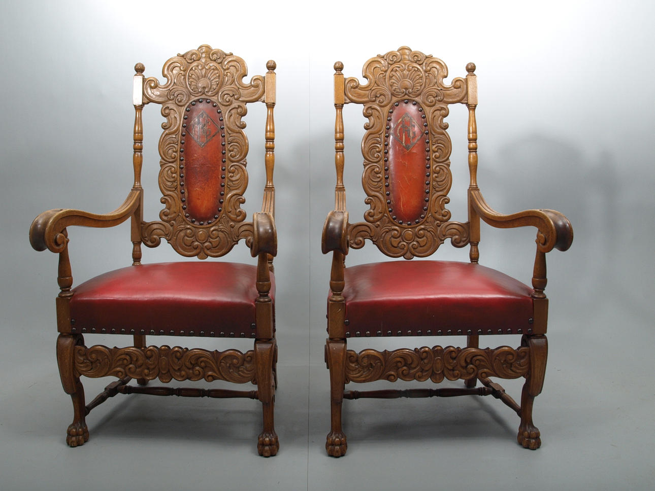 ARMLÄNSSTOLAR, ek, skinnklädsel, 2 stycken, Molin & Morin Eslöv, 1935.