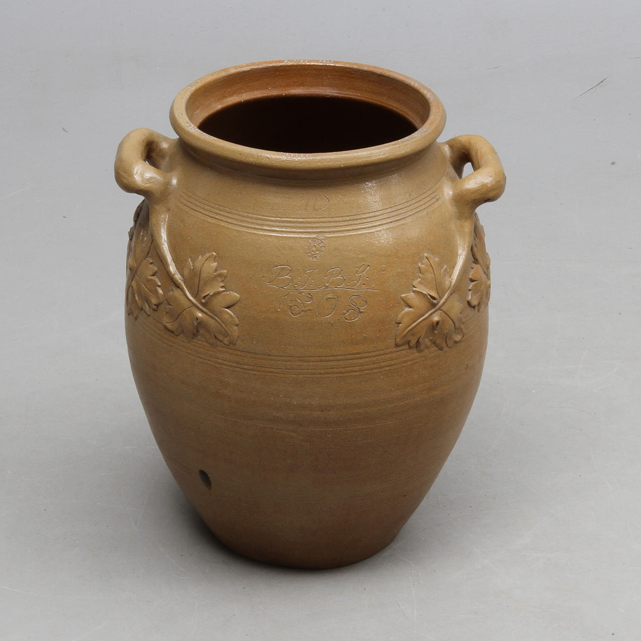 KRUS, keramik, märkt Helsingborg samt bär datering 1808.