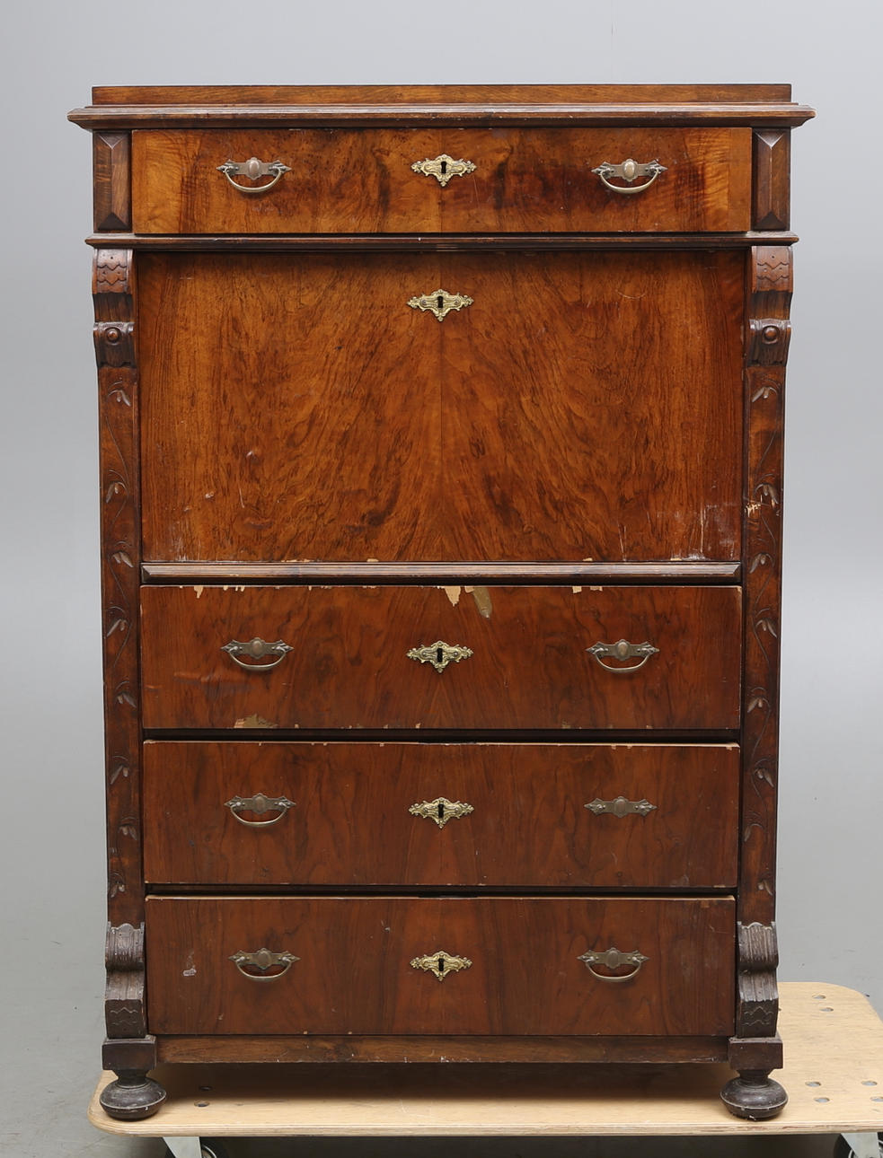 CHIFFONJÉ, sent 1800-tal.