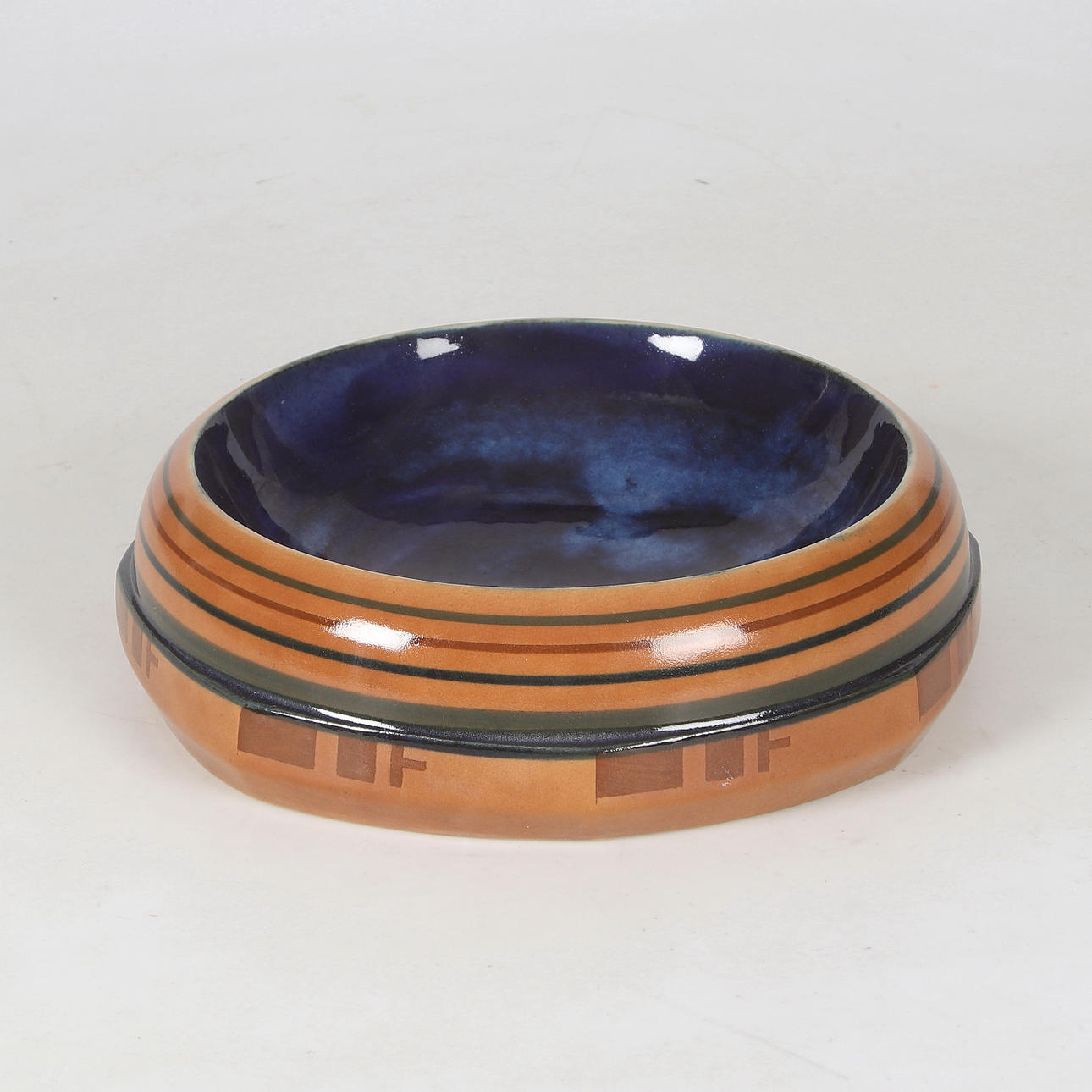 HUNDSKÅL, keramik, 1900-tal.